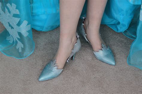 elsa costume with shoes